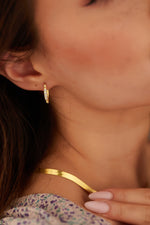 925 Sterling Silver Dört Taş Top Kabartmali Hoop Earrings 18 Mm