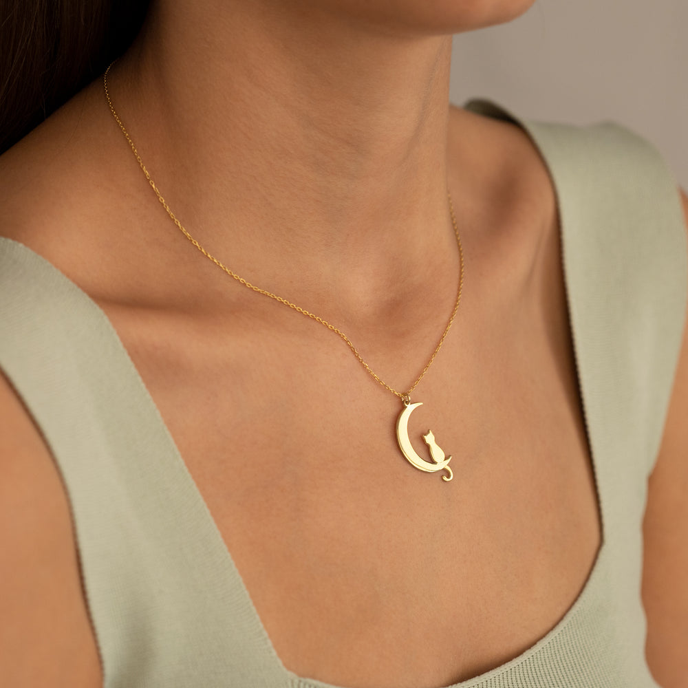 925 Sterling Silver The Cat Sitting On The Moon Necklace