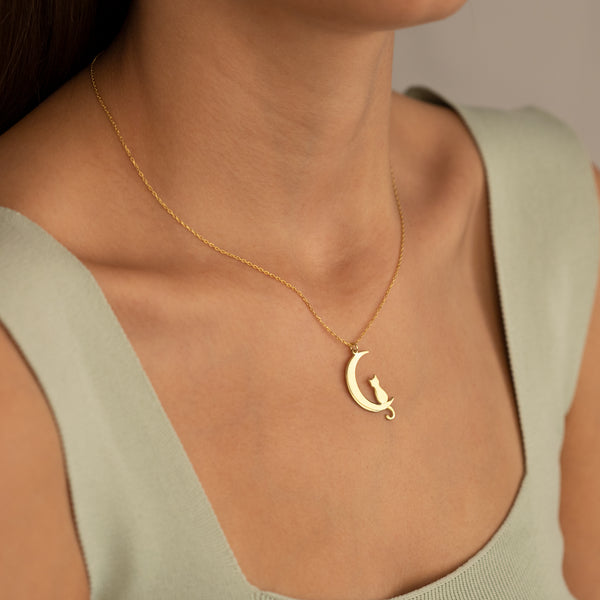 925 Sterling Silver The Cat Sitting On The Moon Necklace