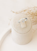 925 Sterling Silver Heart Dangle Ring